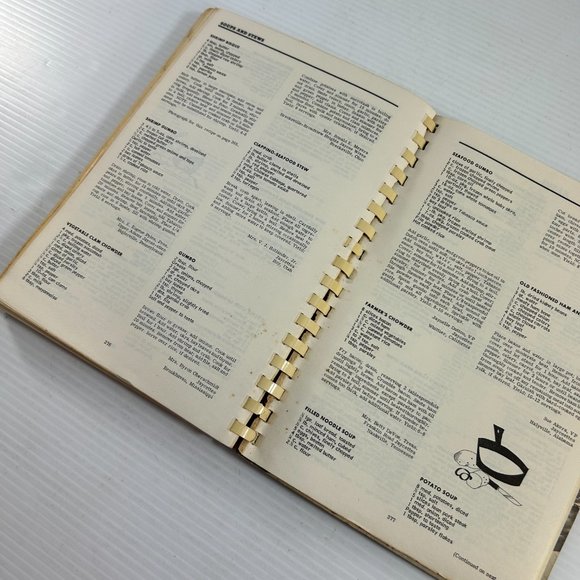 Vintage 1966 Favorite Recipes of Jaycee Wives Meats Cookbook Seafood Poultry - Picture 8 of 9